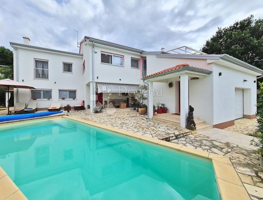 Luxury home for sale in Kostrena