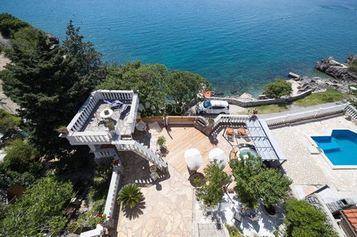 Casa di lusso a Novi Vinodolski, Primorsko-Goranska