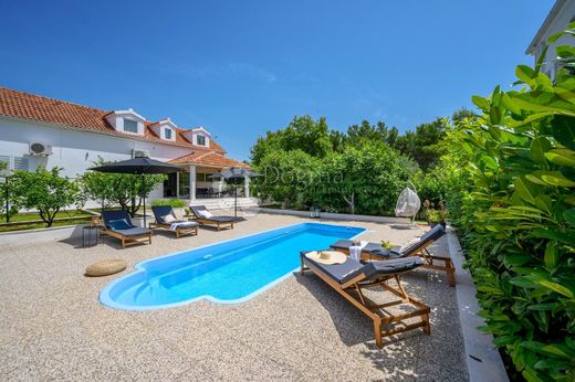 Luxury home in Milna, Split-Dalmatia