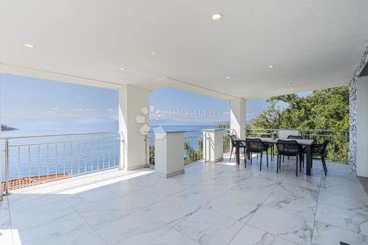 Luxury home in Omišalj, Primorsko-Goranska