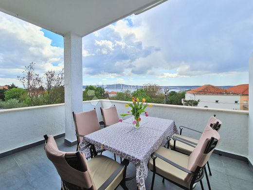 Luxury home in Starigrad, Zadar