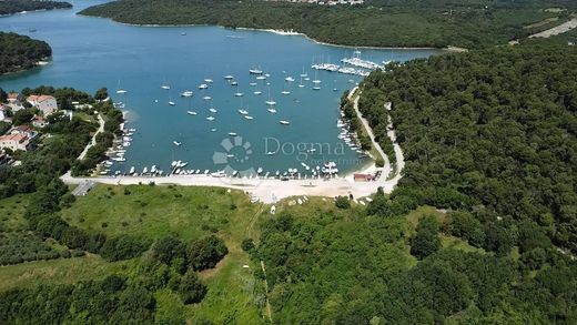 Land for sale in Medulin