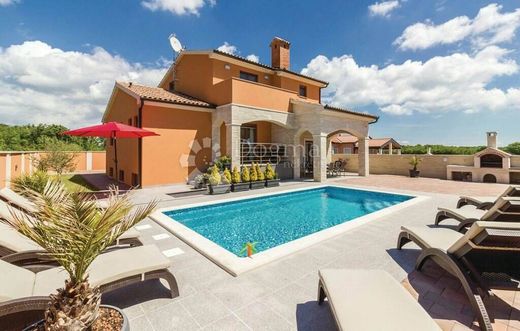 Casa de luxo - Pula, Grad Pula