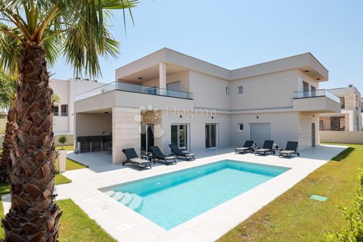 Luxury home in Nin, Zadar