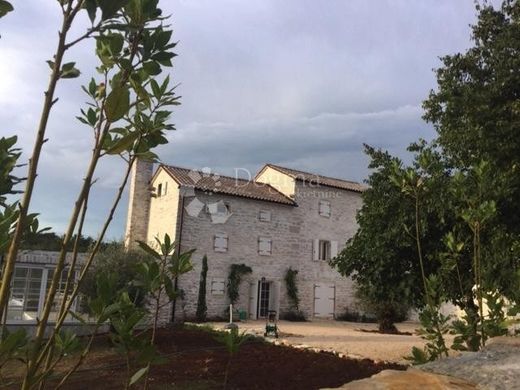 Casa di lusso a Grožnjan, Grožnjan-Grisignana