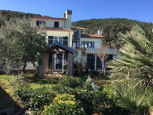 Luxury home in Cres, Primorsko-Goranska