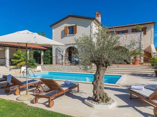 Maison de luxe à Svetvinčenat, Istria