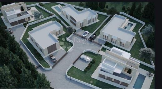 Grond in Tinjan, Istria