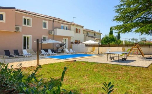 Maison de luxe à Svetvinčenat, Istria