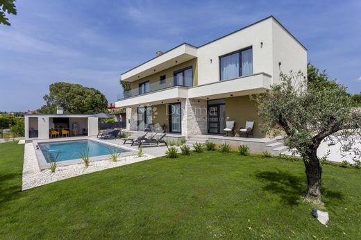 Maison de luxe à Svetvinčenat, Istria