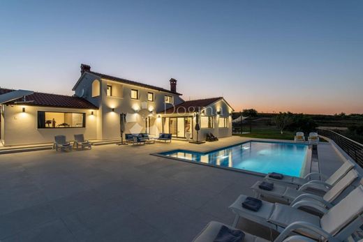 Luxe woning in Buzet, Grad Buzet