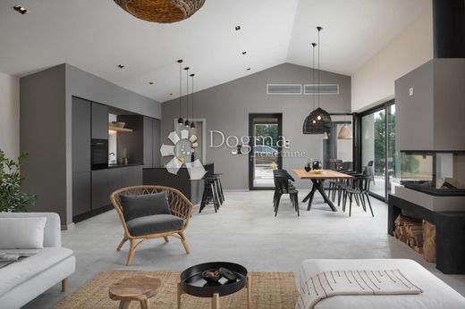 Casa de lujo en Sveti Lovreč, Istria