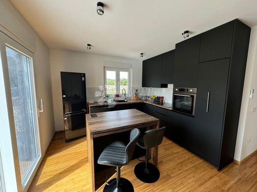 Luxe woning in Vrbnik, Primorsko-Goranska