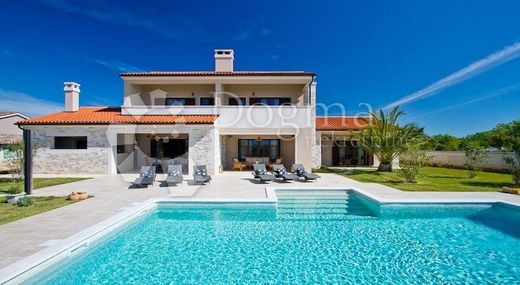 Maison de luxe à Svetvinčenat, Istria