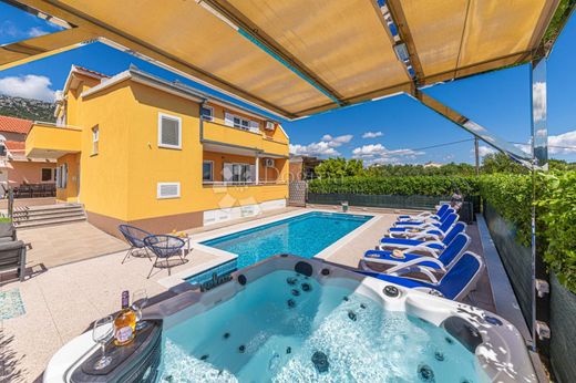 Luxe woning in Kaštela, Split-Dalmatia