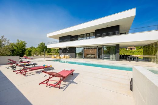 Maison de luxe à Grožnjan, Grožnjan-Grisignana
