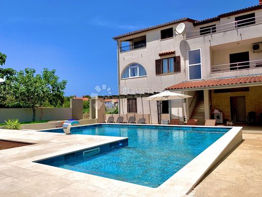 Lüks ev Medulin, Istria