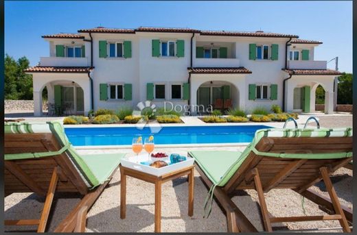 Luxury home in Dobrinj, Primorsko-Goranska