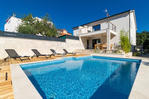 Luxury home in Ližnjan, Ližnjan-Lisignano