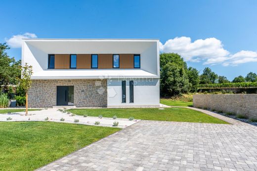 Casa di lusso a Tinjan, Istria