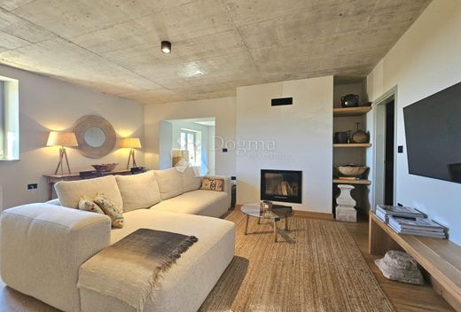 Luksusowy dom w Buje, Grad Buje