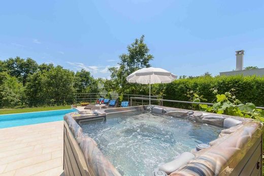 Maison de luxe à Svetvinčenat, Istria