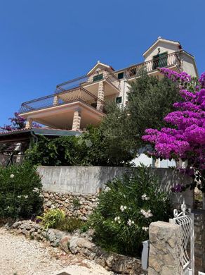 Luxury home in Milna, Split-Dalmatia