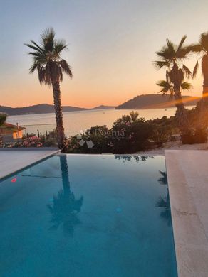 Piso / Apartamento en Rogoznica, Rogoznica Općina