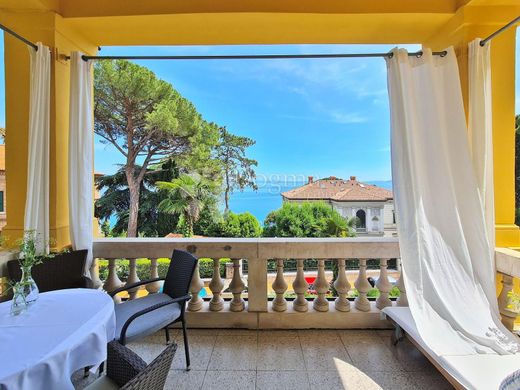 ﺷﻘﺔ ﻓﻲ Opatija, Grad Opatija