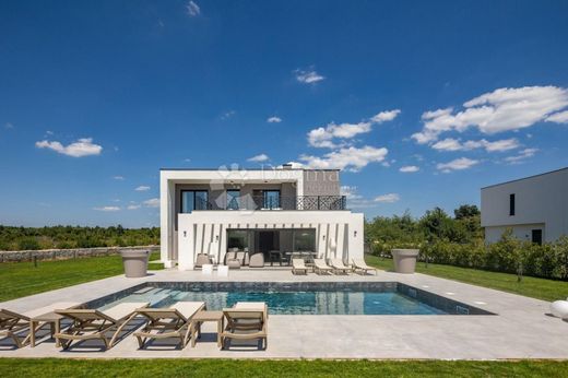 Casa di lusso a Svetvinčenat, Istria