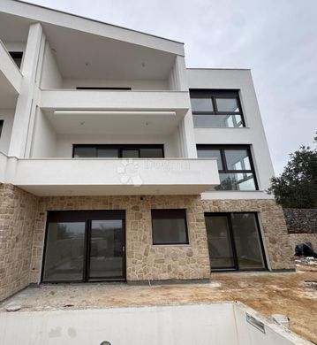 Apartment / Etagenwohnung in Krk, Grad Krk