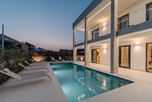 Luxus-Haus in Sveti Filip i Jakov, Zadar