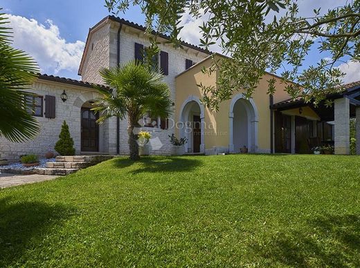 Luxe woning in Motovun, Motovun-Montona