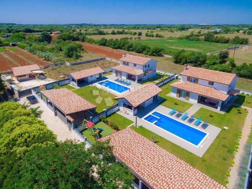 Luxury home in Ližnjan, Ližnjan-Lisignano