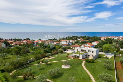 Luxury home in Umag, Grad Umag