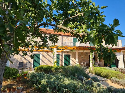 Luxury home in Preko, Zadar