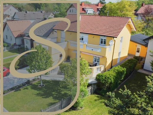 Luxury home in Attnang, Politischer Bezirk Vöcklabruck