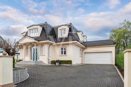 Villa in Weiskirchen, Saarland