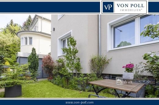 Frankfurt am Main: Villas and Luxury Homes for sale - Prestigious