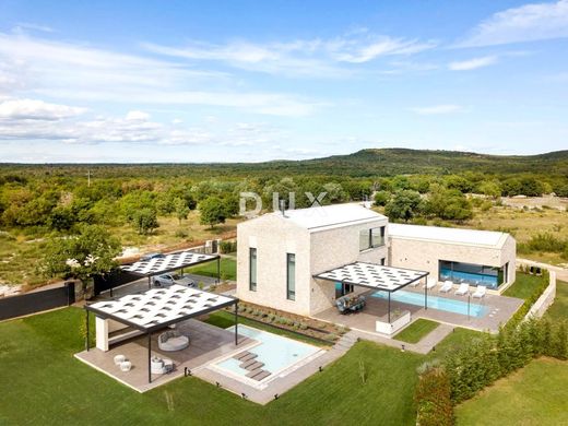 Luxe woning in Bale, Bale-Valle