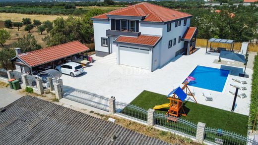 Πολυτελή κατοικία σε Zemunik Donji, Zadar
