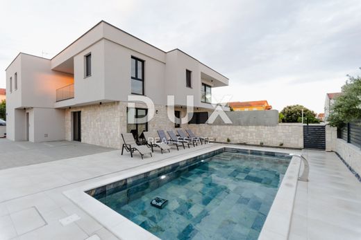 Luxury home in Kolan, Zadar