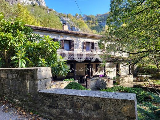 Luxus-Haus in Buzet, Grad Buzet