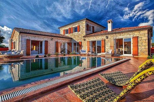 Luxus-Haus in Svetvinčenat, Istria