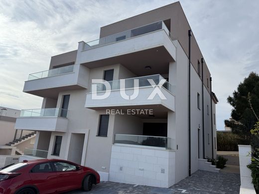 Apartamento - Kolan, Zadar