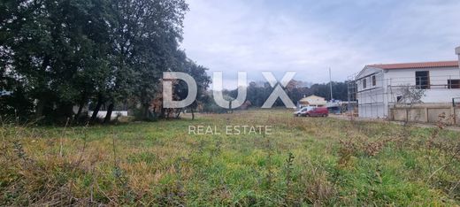 Teren w Medulin, Istria