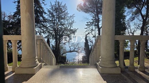 Luxury home in Lovran, Primorsko-Goranska