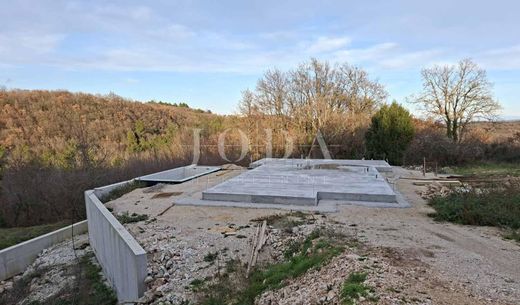 Land in Labin, Grad Labin
