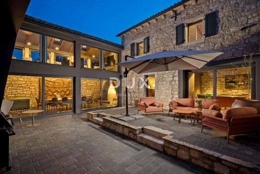 Casa di lusso a Parenzo, Grad Poreč