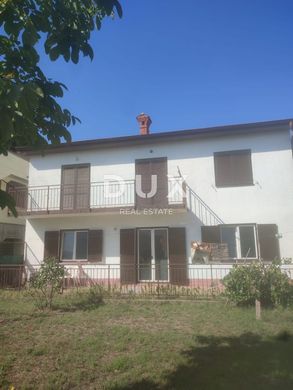 Luxe woning in Pula, Grad Pula